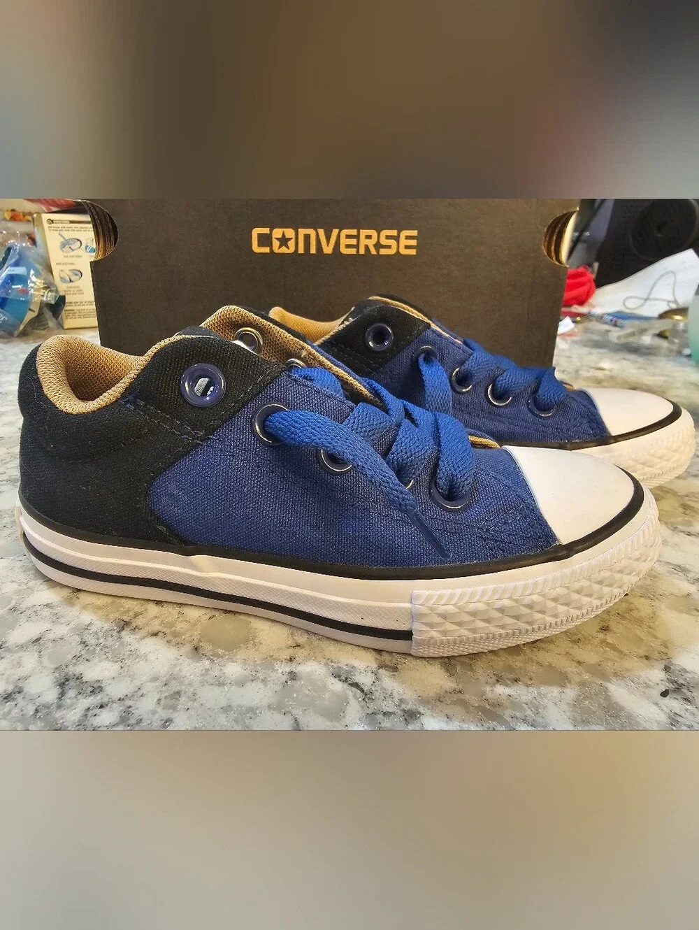 Junior Mid Top Converse, Size 11